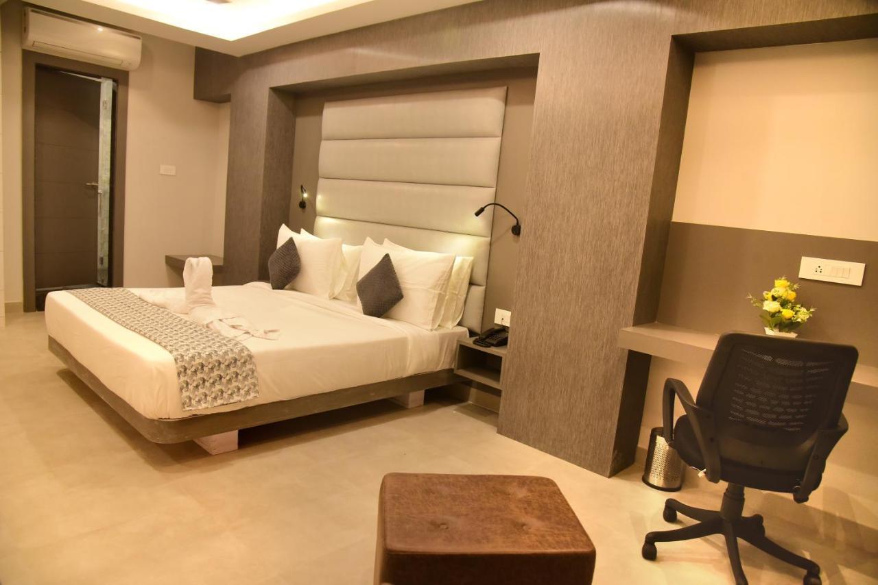 Hotel Rishiraj, Nagaon Nagaon  Esterno foto