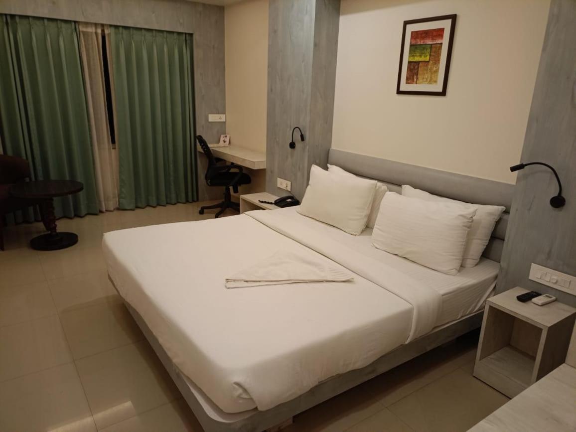 Hotel Rishiraj, Nagaon Nagaon  Esterno foto
