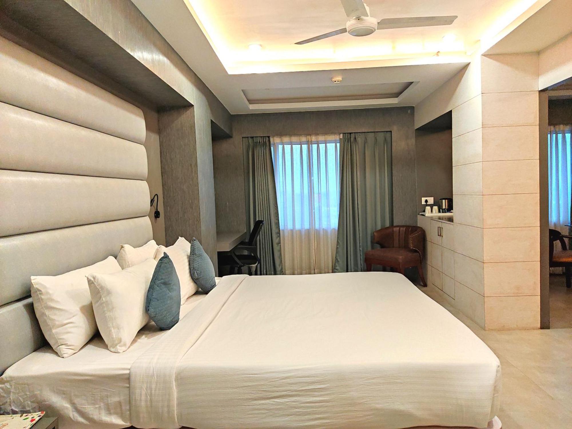 Hotel Rishiraj, Nagaon Nagaon  Esterno foto