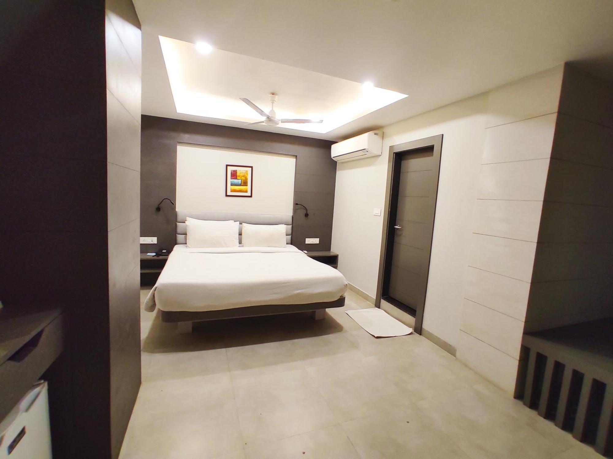 Hotel Rishiraj, Nagaon Nagaon  Esterno foto